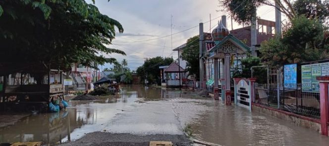 
					Banjir Kembali Rendam Tiga Kecamatan di Kabupaten Aceh Utara.
(f/metrotvnews.com)