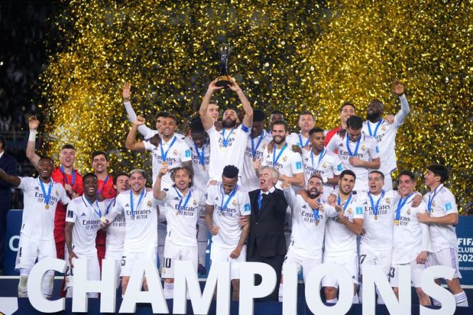 
					Real Madrid saat juara Piala Dunia Antarklub FIFA.
(f/bola.net)