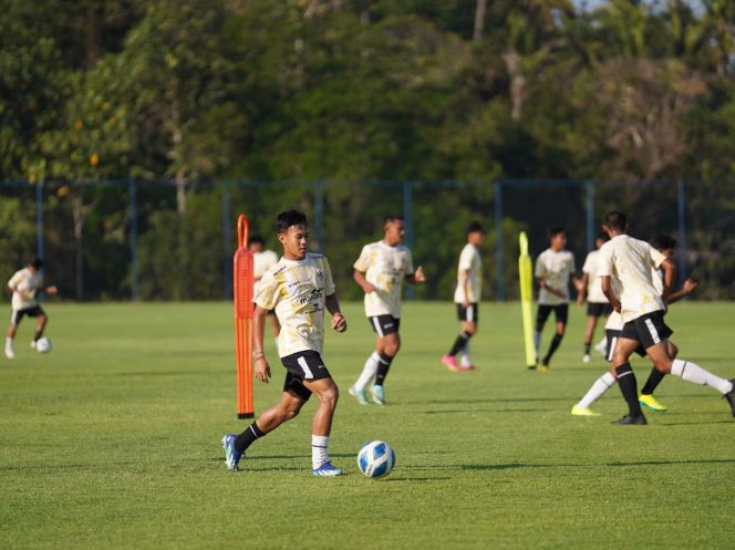 
					Latihan timnas Indonesia U-17 Jelang Kualifikasi Piala Asia
(f/rri.co.id)