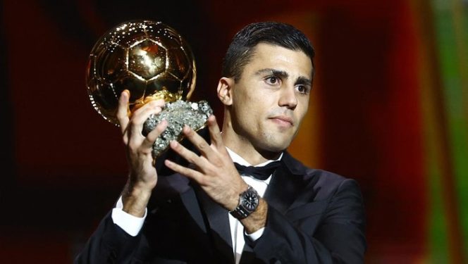 
					Gelandang Manchester City dan timnas Spanyol, Rodri, meraih penghargaan prestisius Ballon d'Or 2024