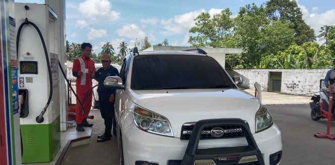 
					Pelayanan di SPBU Mini milik PT Natuna Perkasa.