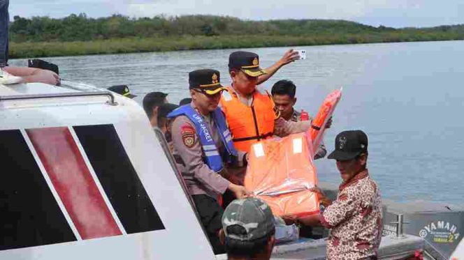 
					Kapolres Bintan AKBP Riky Iswoyo, bersama rombongan kembali menyambangi dan bersilaturahmi bersama warga Desa Numbing Kec. Bintan Pesisir melalui program Jum'at Curhat, Jum'at (04/10/2024)