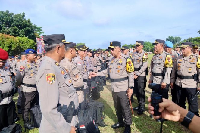 
					Apel pergeseran personel BKO PAM TPS di wilayah hukum Polda Kepri dalam rangka operasi mantap praja seligi 2024