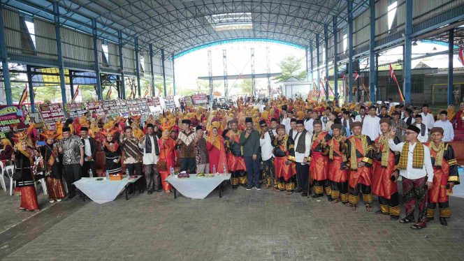 
					 Calon Gubernur Provinsi Kepri, H. Muhammad Rudi saat kampanye dialogis untuk menyerap aspirasi masyarakat Minang Batam, Batam di Batuaji. (ist)