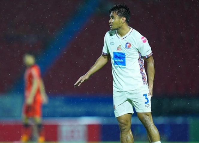 
					Asnawi mengalami cedera hamstring saat melawan Nakhon Ratchasima. (ist) 