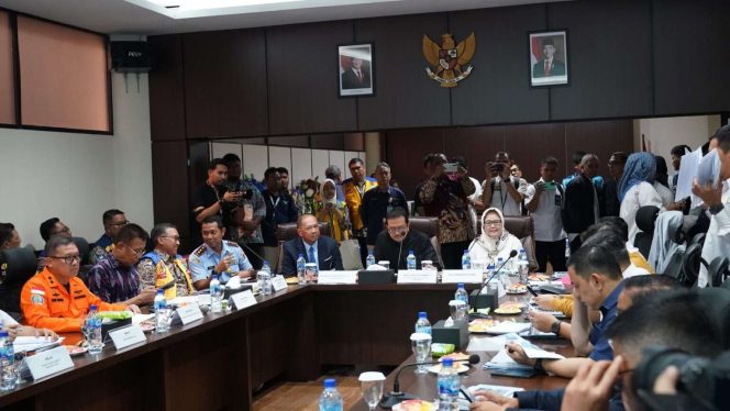 
					 Anggota Bidang Pengusahaan, Wan Darussalam hadir dalam Rapat Kunjungan Kerja Spesifik Komisi V DPR RI. (ist)