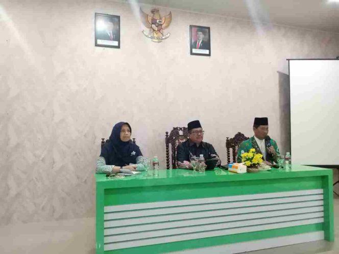 
					Kegiatan pembinaan untuk pengurus Badan Musyawarah Guru Al-Qur'an (BMGQ) se-Kota Batam. (f/kemenag)