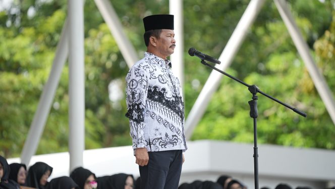 
					Kepala BP Batam sekaligus Wali Kota Batam, H. Muhammad Rudi mengajak seluruh elemen masyarakat untuk ikut menyukseskan pelaksanaan Pilkada Serentak tanggal 27 November 2024 nanti.