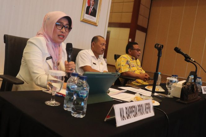 
					Bappeda Kepri menggelar Rapat Orientasi Penyusunan RPJMD Provinsi Kepri Tahun 2025-2029 dan Pra Renstra Perangkat Daerah Tahun 2025-2029, Rabu (18/12.2024).