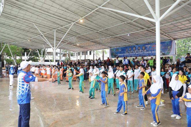 
					Kegiatan Senam Sehat bersama seluruh pegawai ASN dan Non-ASN di lingkungan Pemerintah Kota Batam