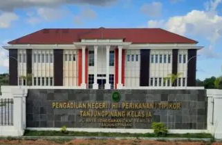 Gedung Pengadilan Negeri Tanjungpinang  di Jalan Raya Senggarang No.1 KM 14, Air Raja, Kecamatan Tanjungpinang Timur.