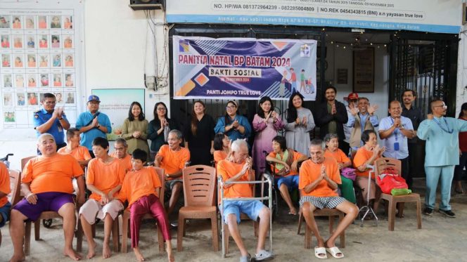 
					Persekutuan Doa Badan Pengusahaan Batam (BP Batam) menyalurkan bantuan melalui kegiatan Bakti Sosial dan Kunjungan Kasih ke Panti Asuhan Dama Sejahtera di Tembesi