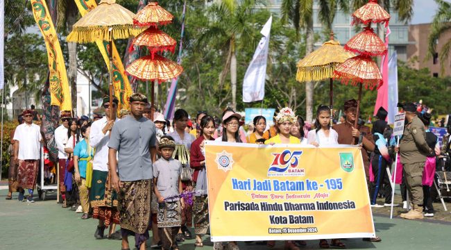 Pawai perayaan hari jadi Batam ke-195. (Istimewa)