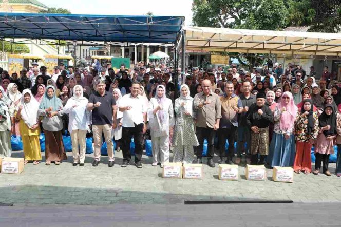 
					Pangdam I BB Kunjungi Pulau Penyengat serahkan bantuan dan dorong pengembangan wisata, Minggu (22/12).