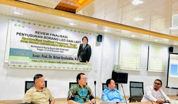 STAIN Sultan Abdurrahman Kepri mengadakan kegiatan review finalisasi penyusunan borang LED dan LKPT menghadirkan Assoc. Prof. Dr. Helmi Syaifuddin, M.Phil., Ketua LPM UIN Maulana Malik Ibrahim Malang sekaligus asesor Badan BAN-PT