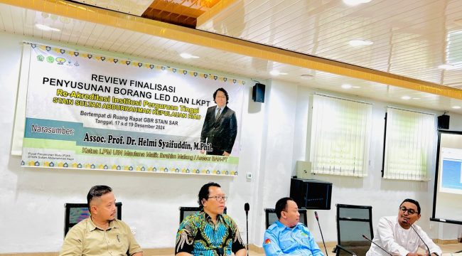 STAIN Sultan Abdurrahman Kepri mengadakan kegiatan review finalisasi penyusunan borang LED dan LKPT menghadirkan Assoc. Prof. Dr. Helmi Syaifuddin, M.Phil., Ketua LPM UIN Maulana Malik Ibrahim Malang sekaligus asesor Badan BAN-PT