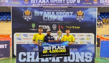  Tim Futsal MAN 2 Batam sukses mengukir prestasi dengan meraih Juara 3 pada ajang Istana Sport Cup 8 Futsal Tournament 2024 Kategori SMA/SMK/Sederajat. 