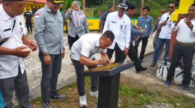  Desa Kelumu di Kecamatan Lingga resmi ditetapkan sebagai Kampung Reforma Agraria 2024 oleh Bupati Lingga, Muhammad Nizar