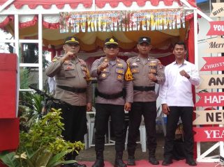 Kapolsek Tanjungpinang Timur AKP Sugiono beserta jajarannya, foto bersama sembari himbauan Kantibmas jelas Perayaan Nataru, Senin (30/12/2024)