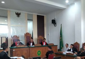 Saksi Tiwan saat berikan keterangan dalam sidang perkara dugaan kasus pidana penipuan dan penggelapan oleh terdakwa Maulana Rifai alias Uul, berupa penjualan lahan milik saksi Hj. Ciah Sutarsih dan H. Ramli (alm) seluas 8 hektar, berlangsung di Pengadilan Negeri (PN) Tanjungpinang, Rabu (08/01/2025).