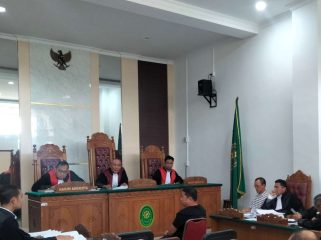 Saksi Tiwan saat berikan keterangan dalam sidang perkara dugaan kasus pidana penipuan dan penggelapan oleh terdakwa Maulana Rifai alias Uul, berupa penjualan lahan milik saksi Hj. Ciah Sutarsih dan H. Ramli (alm) seluas 8 hektar, berlangsung di Pengadilan Negeri (PN) Tanjungpinang, Rabu (08/01/2025).