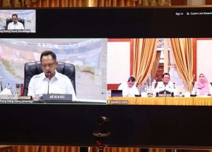 Gubernur Kepri bersama Mendagri saat Virtual zoom dalam penataan tenaga non-ASN, Rabu (8/1)