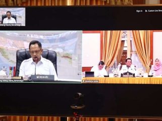 Gubernur Kepri bersama Mendagri saat Virtual zoom dalam penataan tenaga non-ASN, Rabu (8/1)