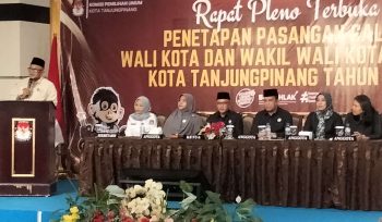 Rapat Pleno Terbuka KPU atas Penetapan Wali Kota dan Wakil Wali Kota Terpilih pada Pilkada Tanjungpinang 2024 di Ballroom Hotel CK Tanjungpinang, Kamis (09/01/2025).(foto Asfanel)