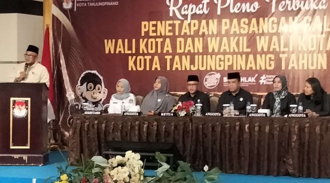 Rapat Pleno Terbuka KPU atas Penetapan Wali Kota dan Wakil Wali Kota Terpilih pada Pilkada Tanjungpinang 2024 di Ballroom Hotel CK Tanjungpinang, Kamis (09/01/2025).(foto Asfanel)