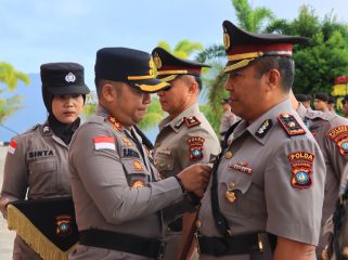 Upacara Sertijab Wakapolres dan Kasatreskrim Polres Kepulauan Anambas berlangsung di lapangan apel Catur Prasetya Polres Kepulauan Anambas, Sabtu ( 04/01/2025 )