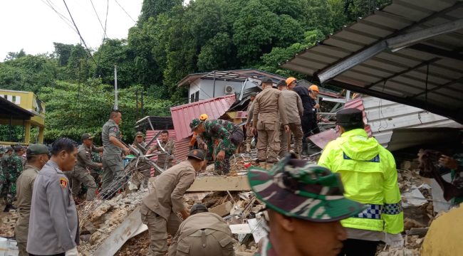 Longsor di Tiban Koperasi