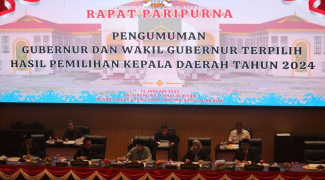 Wakil Ketua DPRD Provinsi Kepri, dr. T. Afrizal Dachlan memimpin rapat penetapan Gubernur dan Wakil Gubernur Terpilih