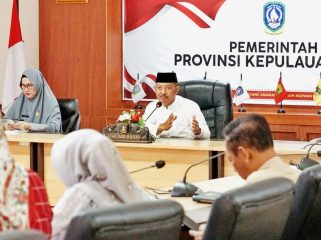 Sekda Provinsi Kepri, Adi Prihantara memimpin rapat pembahasan penataan pegawai non-ASN di outsourcing di lingkungan Pemprov Kepri.