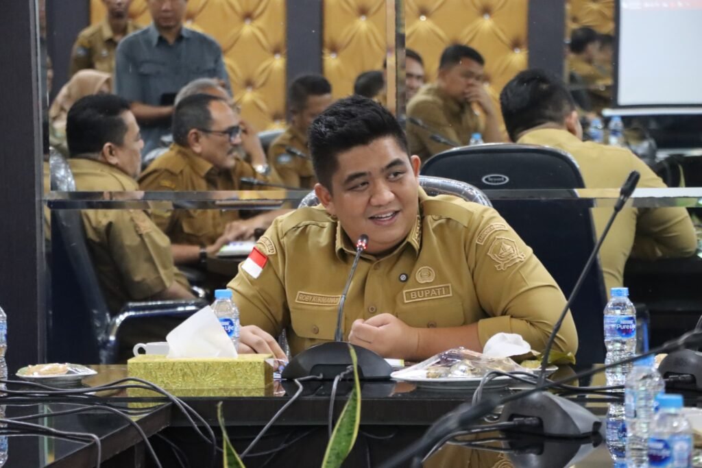 Bupati Bintan Roby Kurniawan saat memimpin rapat persiapan MTQ ke XIV Tingkat Kabupaten Bintan