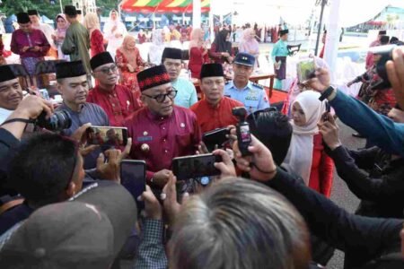 Walikota Tanjungpinang Lis Darmansyah saat diwawancarai awak media