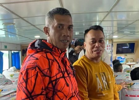 Ketua MPC PP Lingga, Arfanti Arsyad dan Bupati Lingga Muhammad Nizar dalam satu kesempatan pertemuan// foto (istimewa)