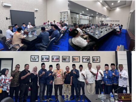 Sejumlah pengurus PWI Tanjungpinang bersama PWI Kepri saat audiensi dan silaturahmi dengan Wali Kota Tanjungpinang, Lis Darmansyah, di Kantor Wali Kota Tanjungpinang, Senggarang, Jumat (25/04/2025)