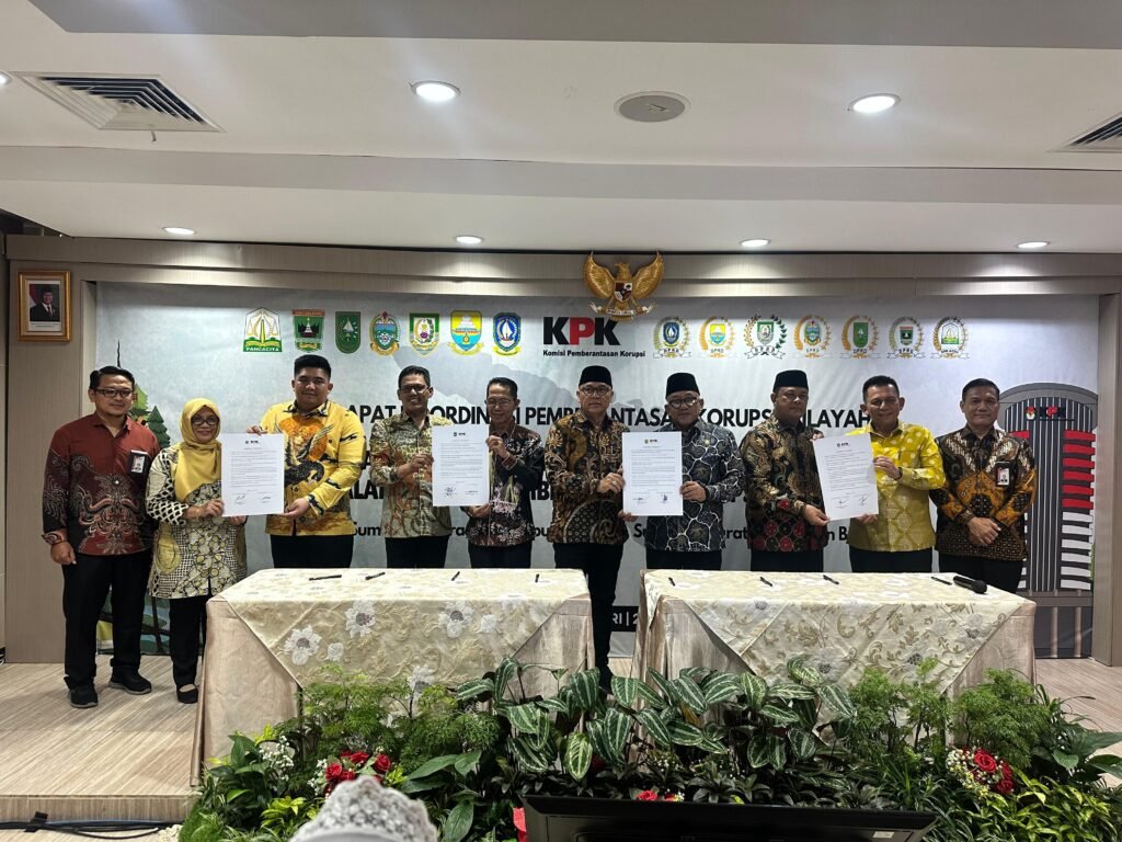 Bupati Bintan Roby Kurniawan saat menghadiri rakor Penguatan Sinergi Kolaborasi Antara KPK dan Pemda dalam rangka Pemberantasan Korupsi, Jumat (16/5) di Gedung Merah Putih KPK RI, Jakarta