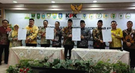Walikota Tanjungpinang, Lis Darmansyah saat mengikuti rakor pemberantasan korupsi yang diselenggarakan oleh KPK RI di Jakarta.