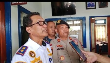 Kepala Syahbandar Dabo Singkep, Mahyudin kepada diwawancarai media terkait polemik Tersus untuk loading bauksit PT Hermina Jaya