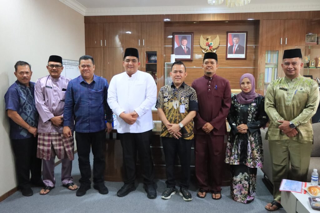 Pemkab Bintan resmi menerima pengelolaan aset bangunan air baku berupa ABSAH terletak di Kelurahan Kota Baru, Kecamatan Teluk Sebong, dari Kementerian PUPR RI.