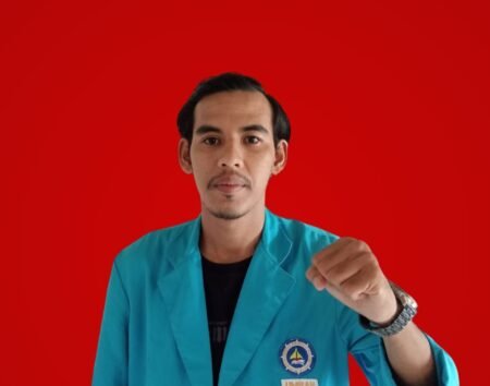 Mahasiswa Umrah, Zainal asal Kabupaten Lingga mewakili 148 mahaiswa Lingga penerima beasiswa pertanyakan kapan pencairan beasiswa