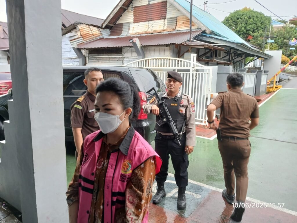 Kejati Kepri Tahan Eks Direktur Umum LPP TVRI, Tersangka Kasus Korupsi Pembangunan Studio.