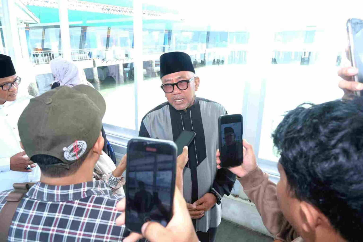 Walikota Tanjunpinang Lis Darmansyah saat diwawancarai awak media