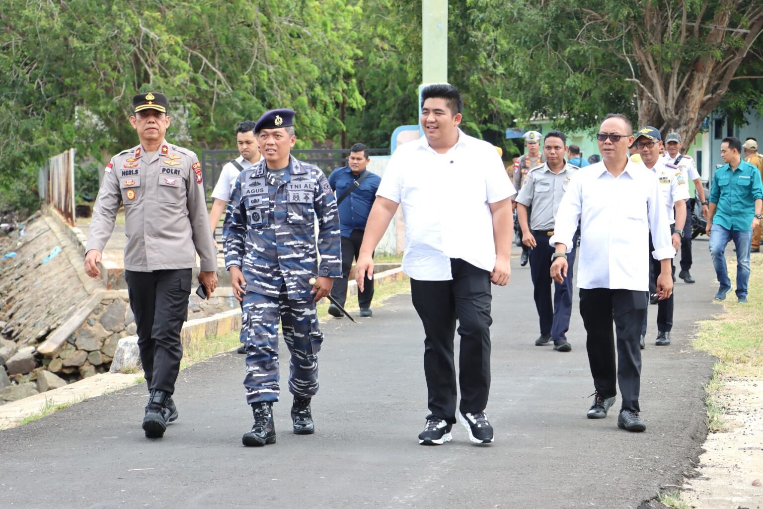 Bupati Bintan Sambut Kedatangan Kapal RS Apung dr. Lie Dharmawan II di Pelabuhan Sri Bentayan Tambelan
