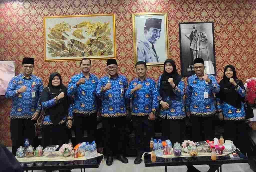 PGRI dan Pemko Tanjungpinang Bersinergi Tingkatkan Kualitas Pendidikan Walikota Tanjungpinang Lis Darmansyah menerima audiensi pengurus PGRI Kepri dan PGRI Kota Tanjungpinang, Selasa (16/6)
