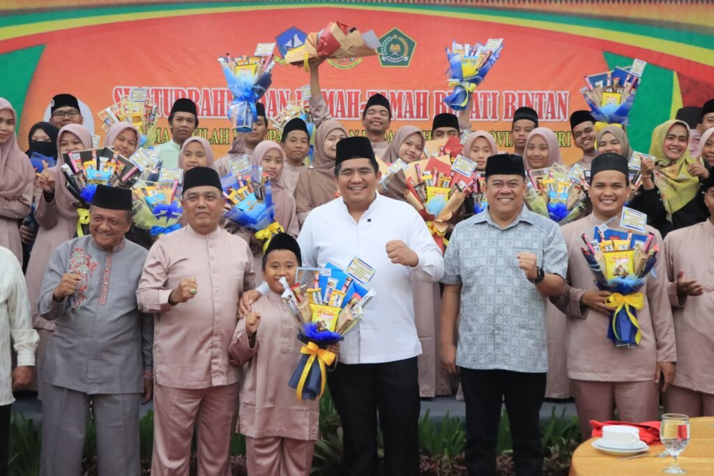 Bupati Bintan Roby Kurniawan saat ramah tamah dengan kafilah Bintan