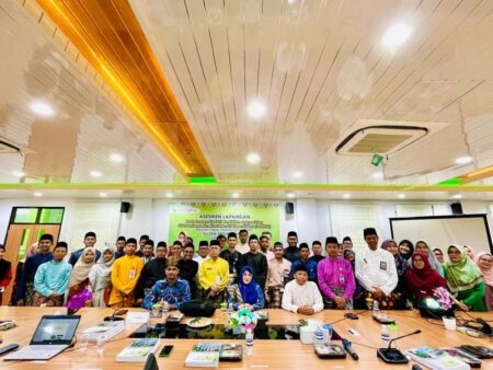 Ketua STAIN Sultan Abdurrahman Kepri, Dr. H. Muhammad Faisal, M.Ag., menyambut langsung kedatangan Tim Asesor LAMDIK dalam pelaksanaan AL Program Studi PAI pada Jumat–Sabtu, 4–5 Juli 2025.