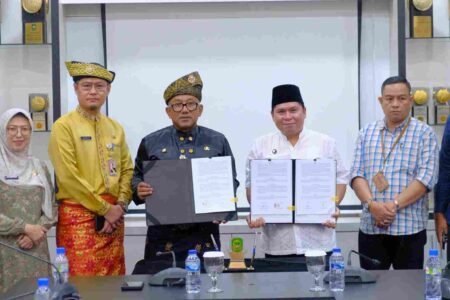 Pemko Tanjungpinang melakukan penandatanganan perjanjian kerjasama (MoU) dengan Kantor Pertanahan Kota Tanjungpinang, tentang pelayanan publik dalam bidang pertanahan.