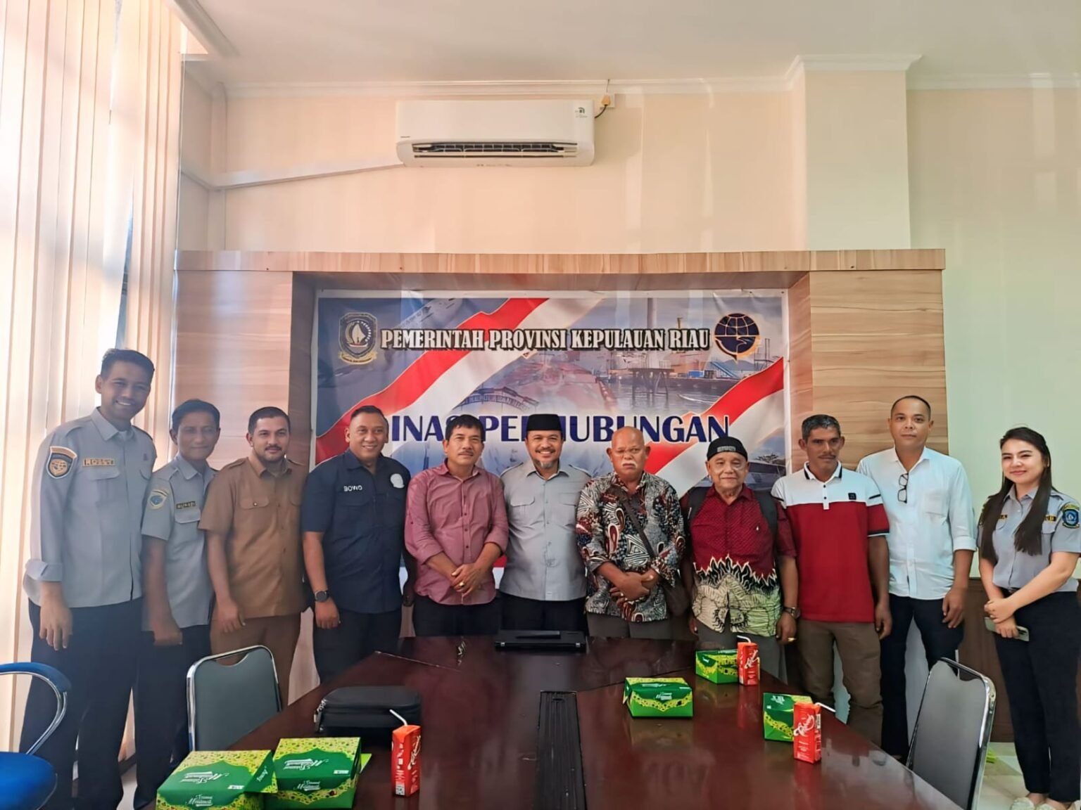 Kabid Kepelabuhanan Dishub Kepri, Ir. Azis Kasim Djou usai rapat sosialisasi dengan Pengusaha Pelabuhan Rakyat.